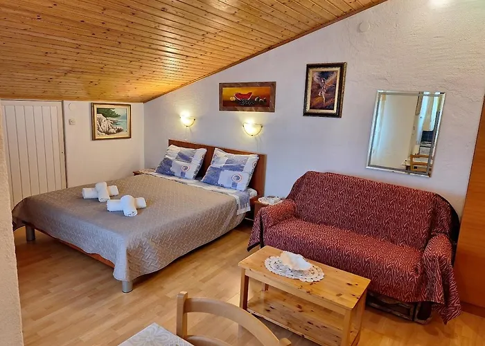 Διαμέρισμα Alex *